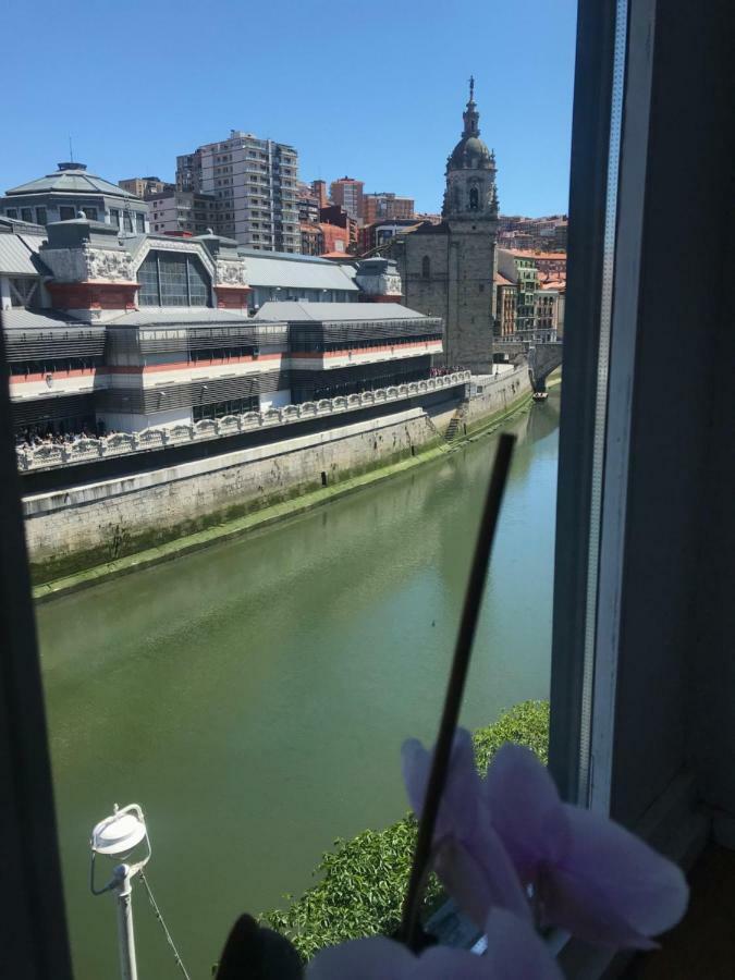 Old Town & River Bilbao Exterior photo