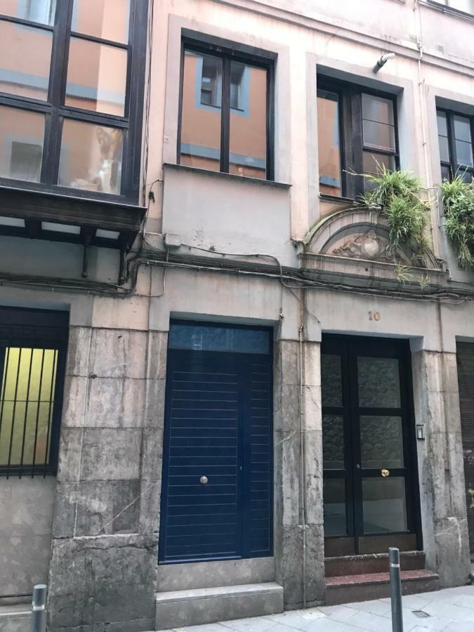 Old Town & River Bilbao Exterior photo