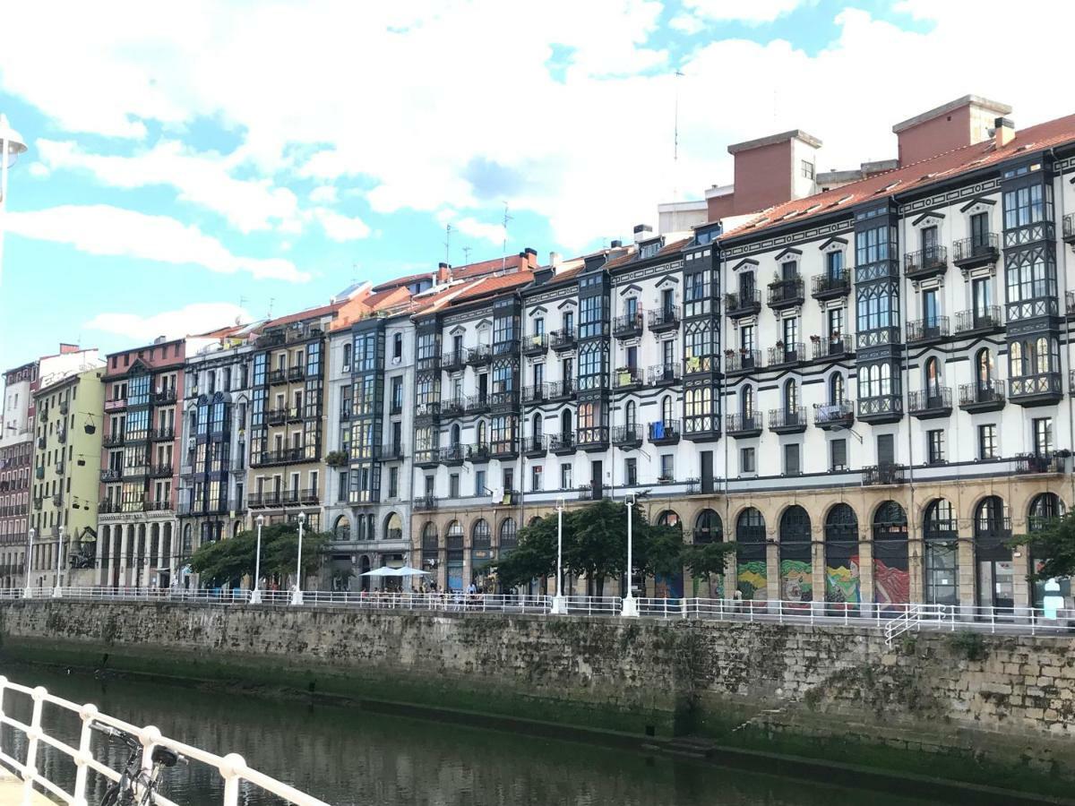 Old Town & River Bilbao Exterior photo